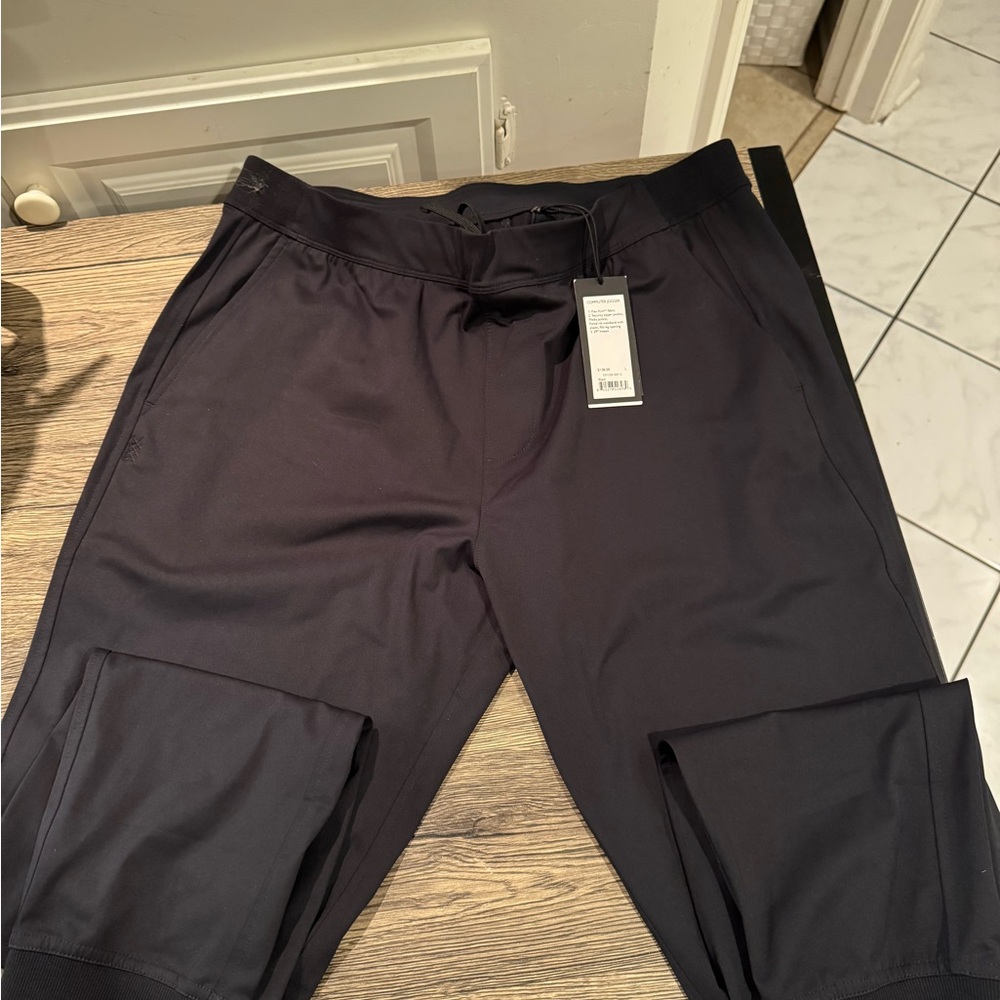 RHONE Men's Black Commuter joggers